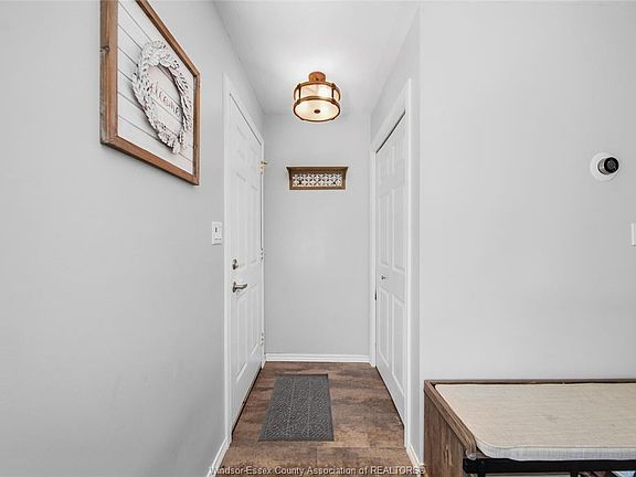 4th image of 30 Pearl St
