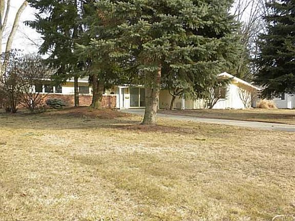 2nd image of 3234 Stanhope Dr