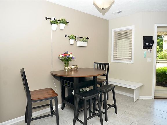 4th image of 2647 Kimberly Ln #2A