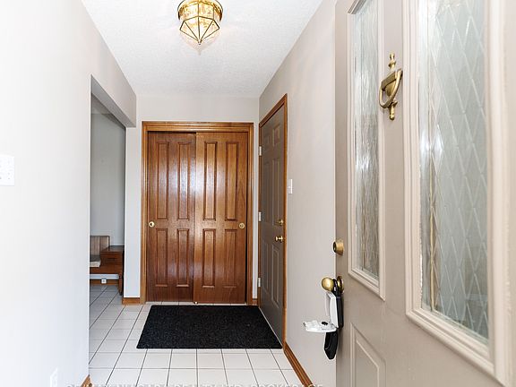 3rd image of 7821 Windfield St
