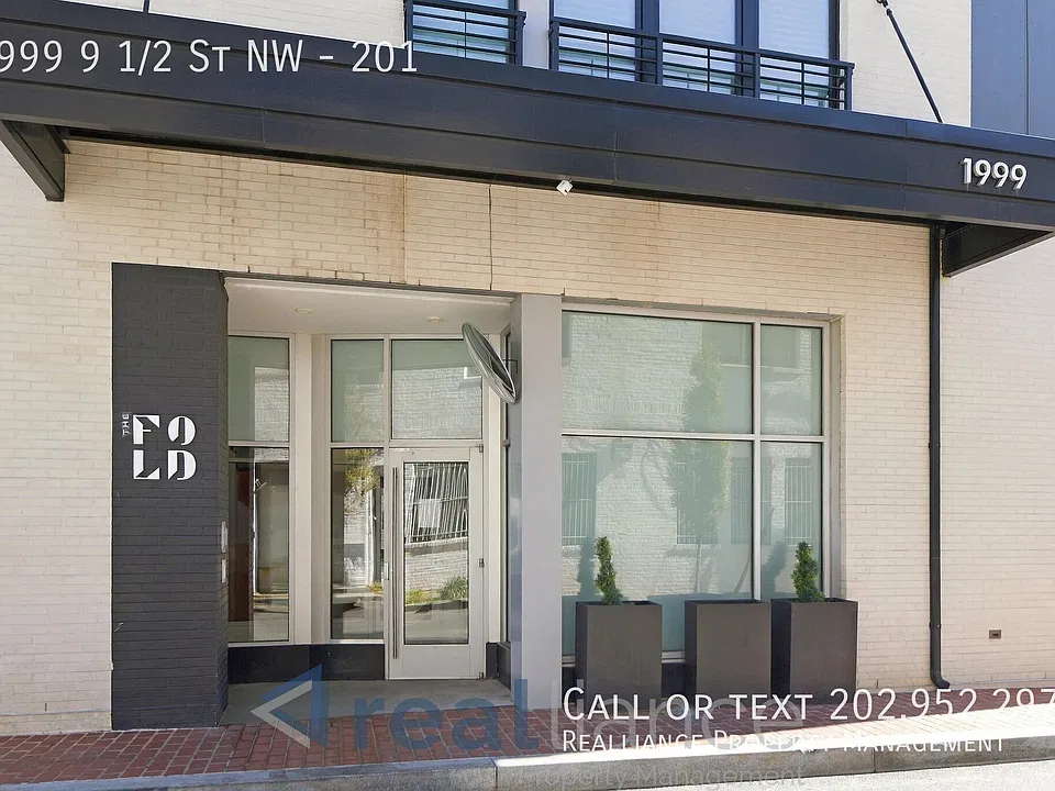 1999-9 1/2 St NW #201