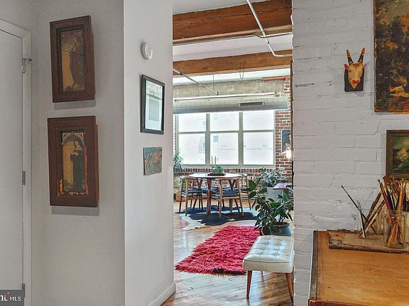 5th image of 1210 Buttonwood St #304
