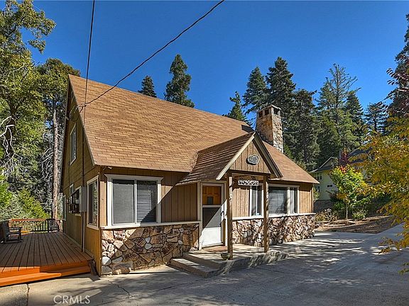 3rd image of 863 Oak Rd