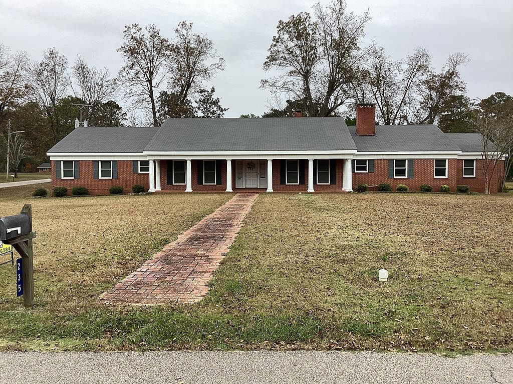 235 E 1st St, Luverne, MN 56156 Zillow