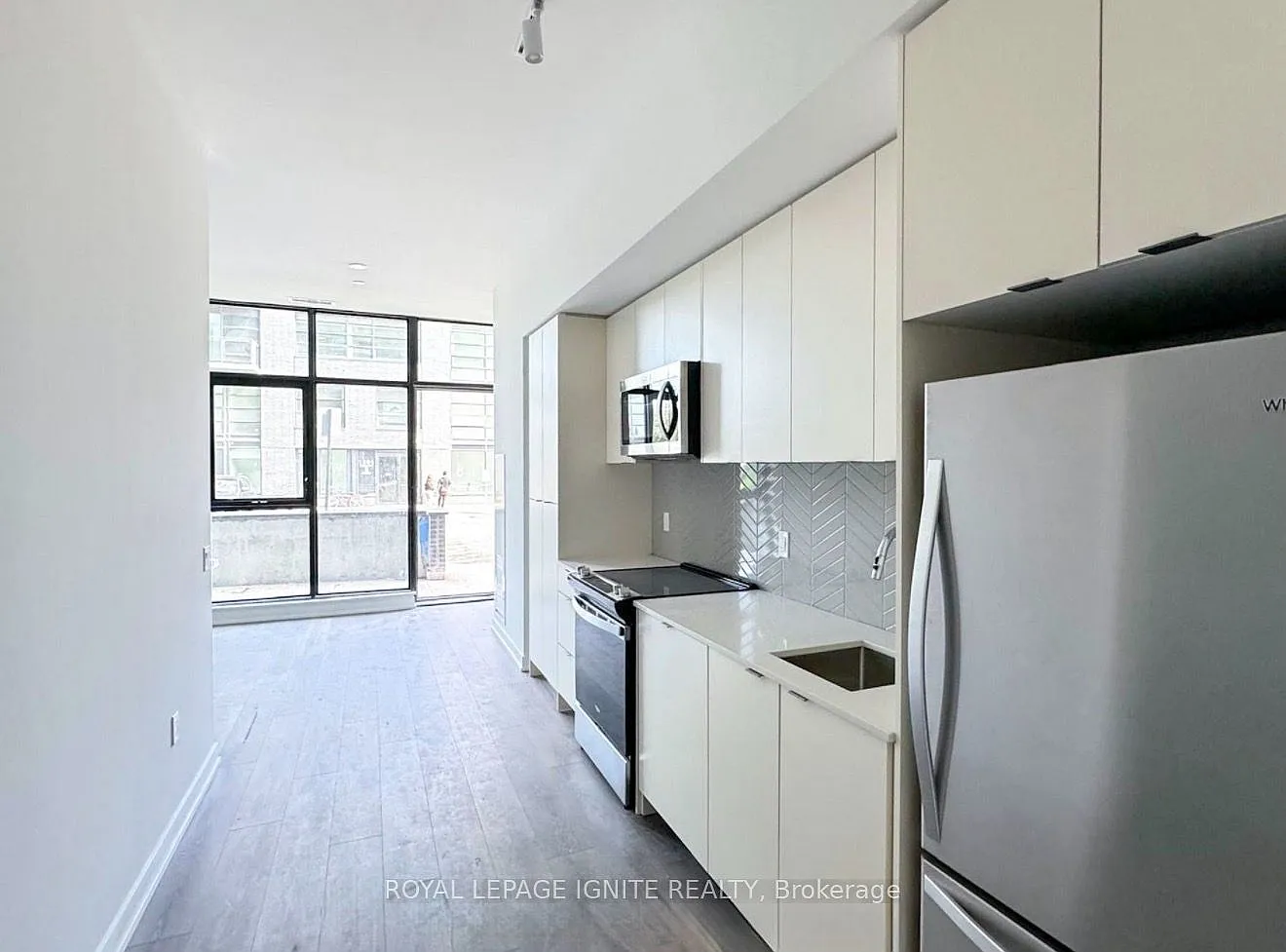 1606 Charles St — Photo 3