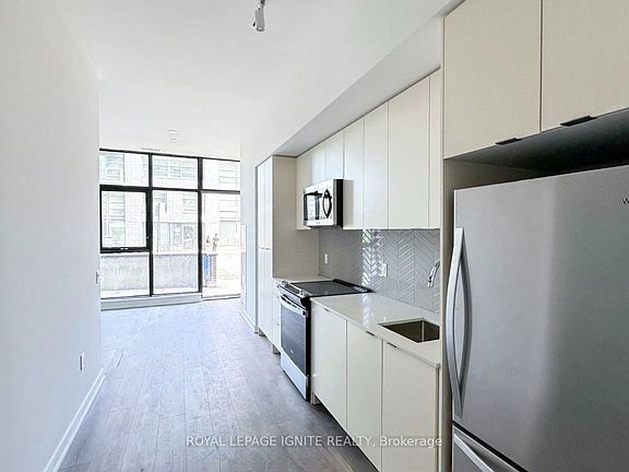 3rd image of 1606 Charles St #101