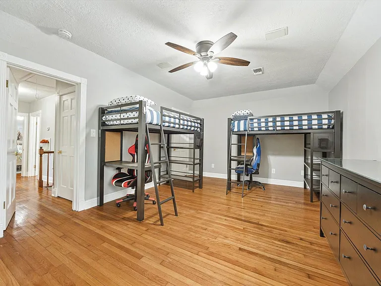 718 Garden Oaks Blvd — Photo 24