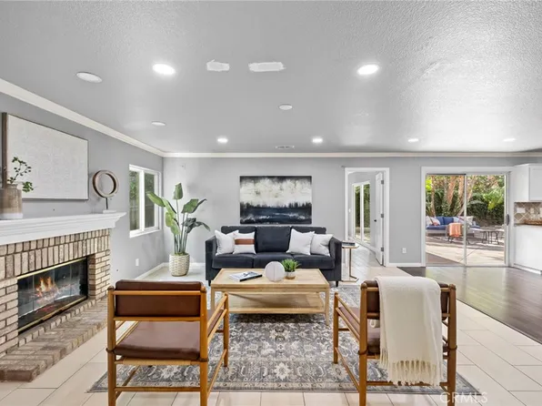 74 Linhaven, Irvine, CA 92602