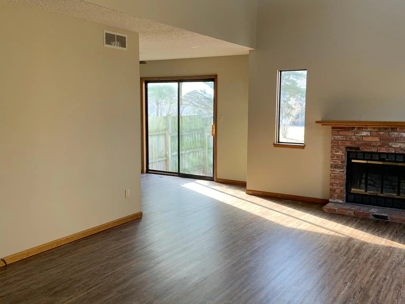 2 bed, 1.5 bath, $1,300 — Photo 3