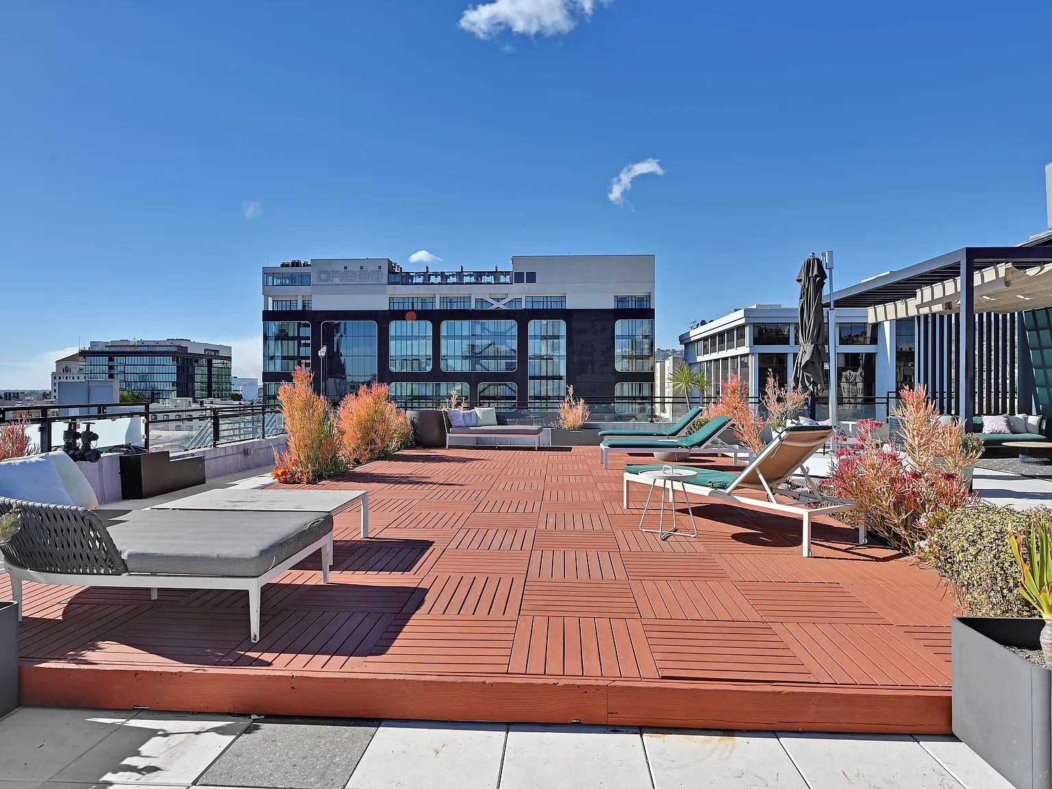 Cosmo Lofts — Photo 1