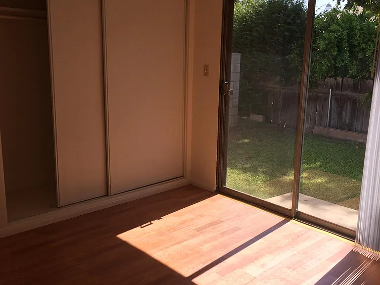 407 Violet Ave — Photo 4