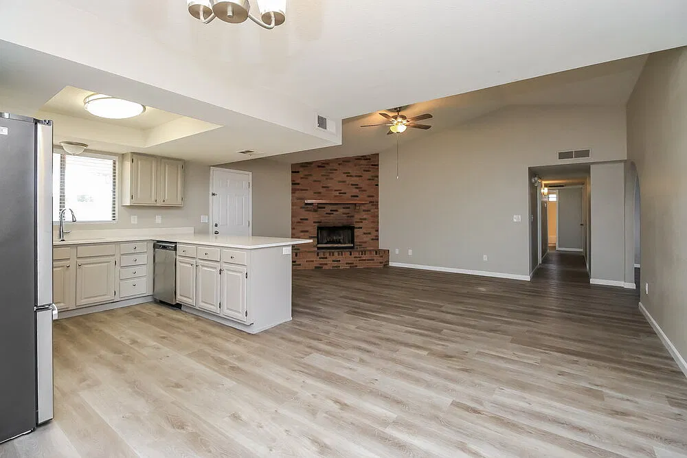 3 bed, 2.0 bath, 1730 sqft, $2,510 — Photo 4