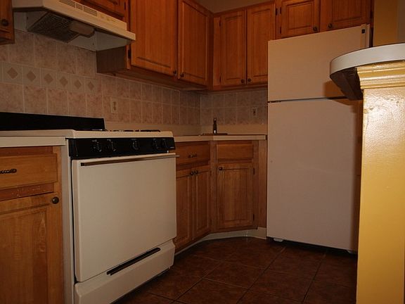 4th image of 293 Palmetto St #2