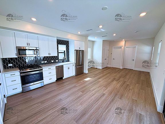 5th image of 3739-3751 Adams St #3743