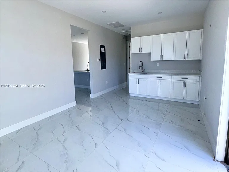 819 Eisenhower Blvd #819 — Photo 13