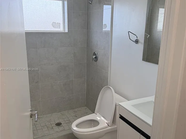 10384 SW 173rd St — Photo 7