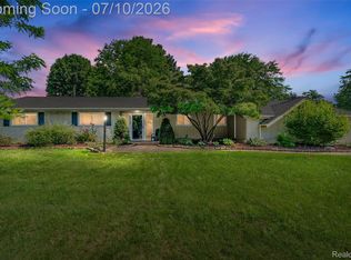 29721 Beacontree St, Farmington, MI 48331