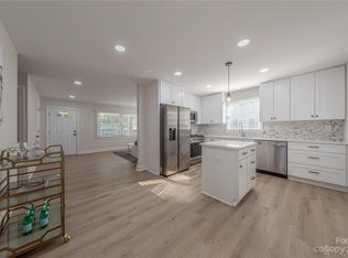 1414 Woodhill Ln, Charlotte, NC 28205