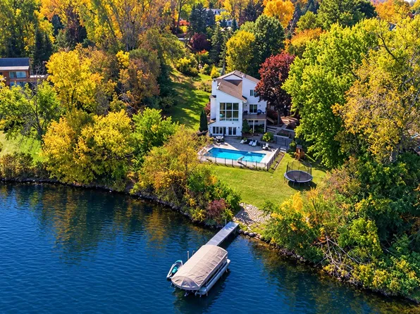 2457 Dianna Ln, Little Canada, MN 55117