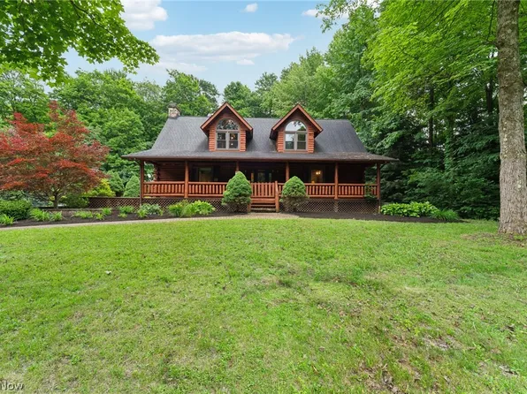 16555 Auburn Rd, Chagrin Falls, OH 44023