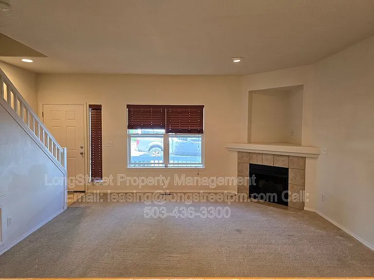 3008 NW Morning Glory Dr — Photo 3