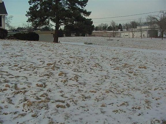 Very large yard..part of 3 acres