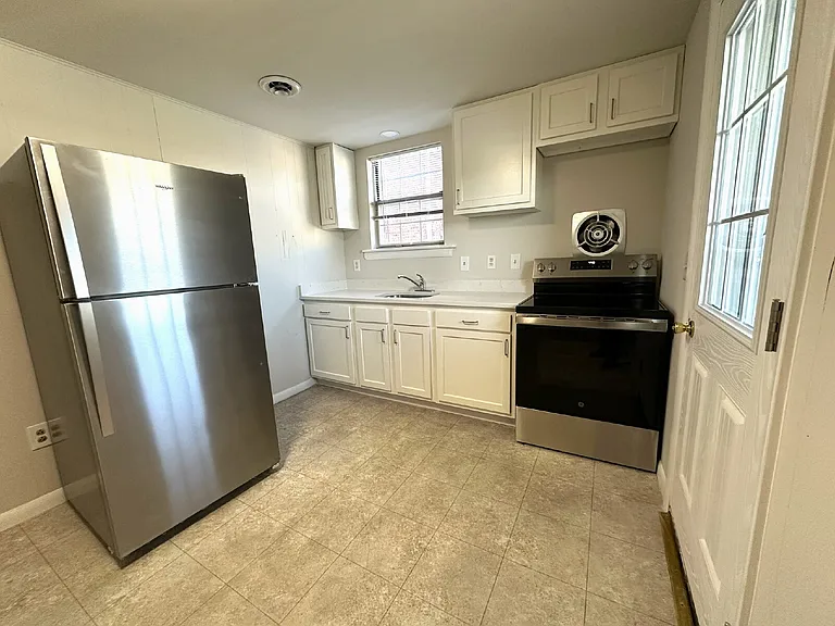 41 Liberty St #A — Photo 4
