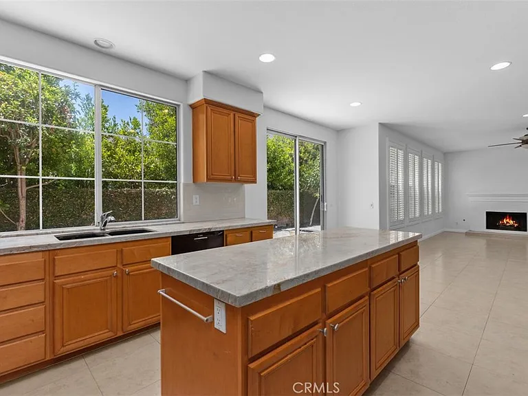 82 Laurelhurst Dr — Photo 9