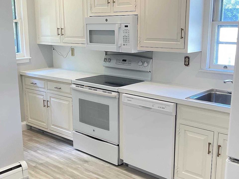 1st image of 124 Corlies Ave