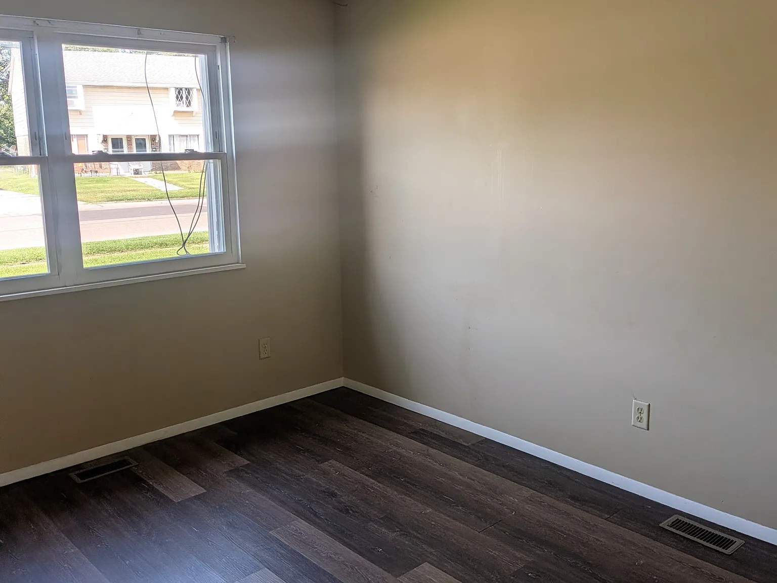 2 bed, 1.5 bath, $900 — Photo 2