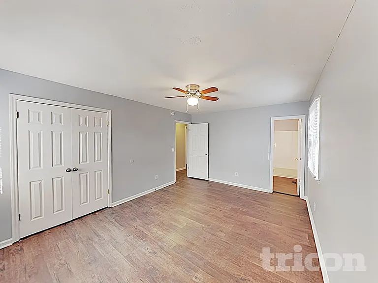 208 Pond Ridge Rd E — Photo 10