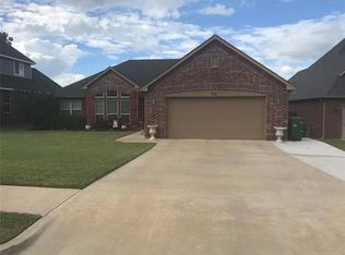 715 W 40th Pl, Sand Springs, OK 74063