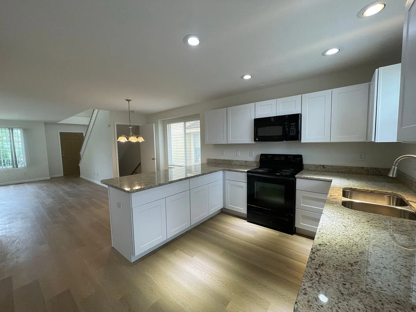 Elevate Your Lifestyle - Beautiful 3-bedroom Single Family Home in Erie, CO! — Photo 3
