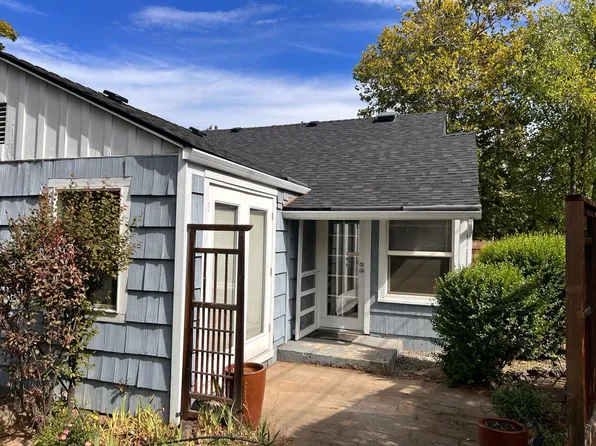 509 Scenic Dr, Ashland, OR 97520