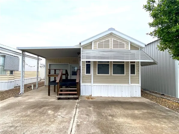 711 N Pine St, Mission, TX 78572