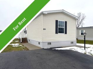 825 Willowbrook Dr #825, Lockport, NY 14094