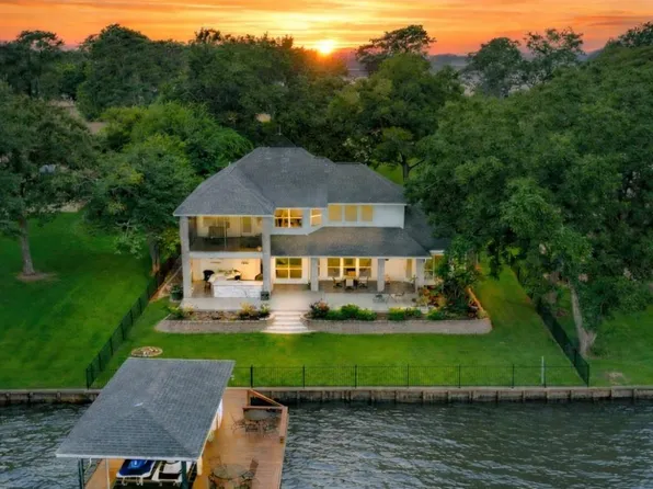 16314 Hunters Cir, Montgomery, TX 77356