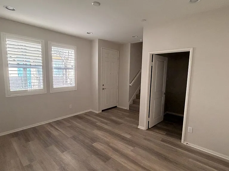 6386 Pegasus Ct — Photo 2