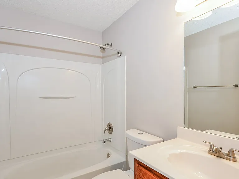 1720 Cherry Creek Dr — Photo 13