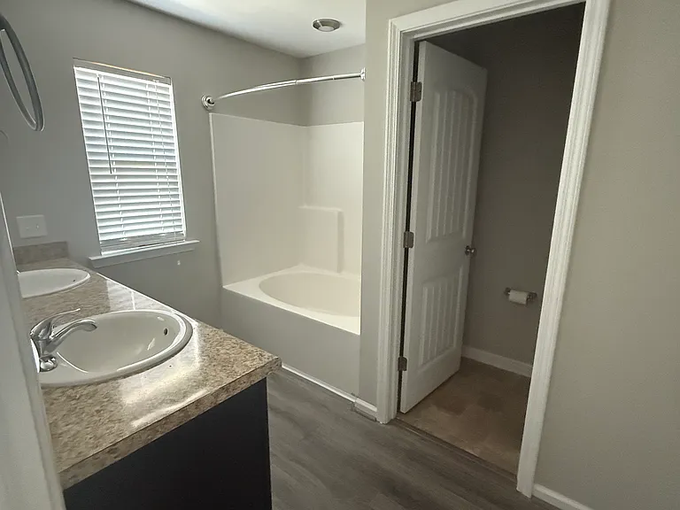 211 Freedom Trl — Photo 17