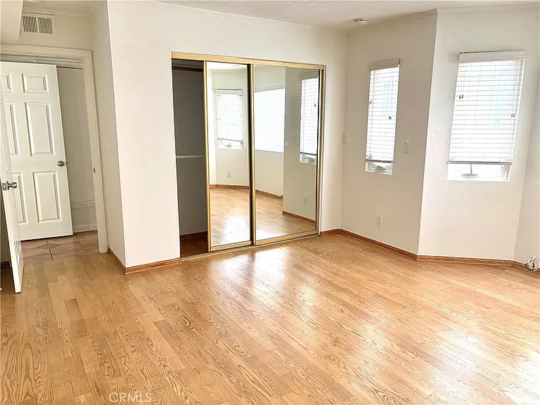 425 S Catalina Ave #4 — Photo 17