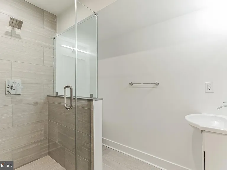 New Construction Breweytown Apartments — Photo 15