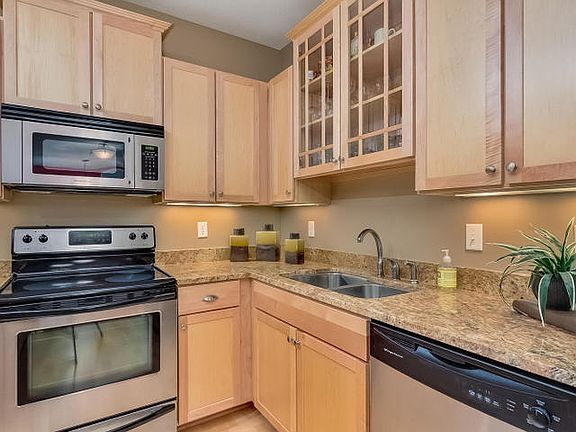 4th image of 4132 Vernon Ave S APT 202