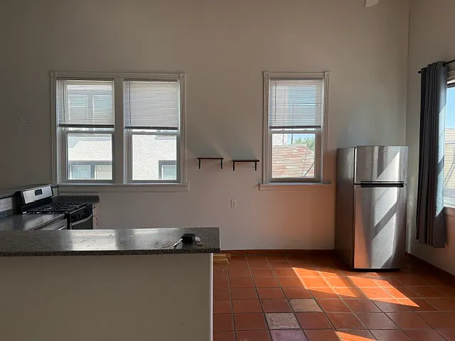 2 bed, 1500 sqft, $1,450 — Photo 3