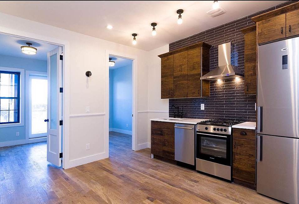 1st image of 316 Melrose St APT 2