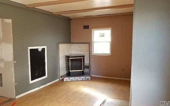 5th image of 15 Falcon Ct
