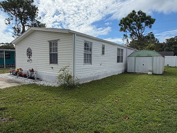3rd image of 7834 Sunrunner Dr