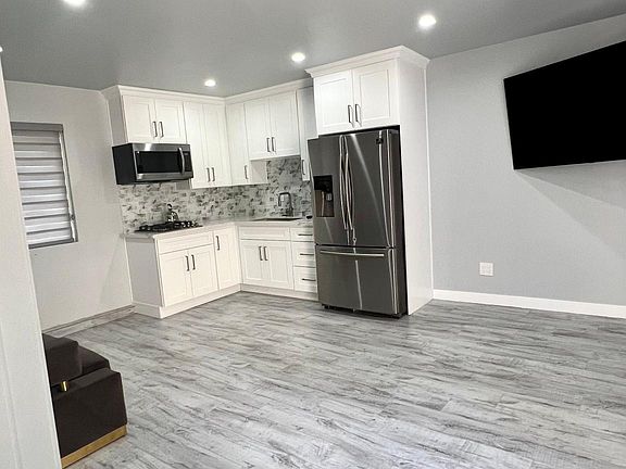 3rd image of 13685 Algranti Ave #A