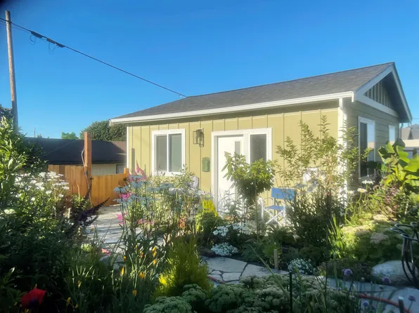 1410 17th St, Anacortes, WA 98221