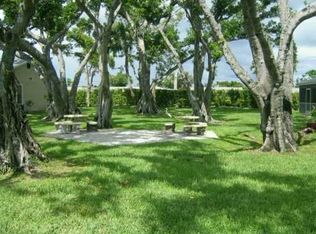 822 Banks Rd, Pompano Beach, FL 33063